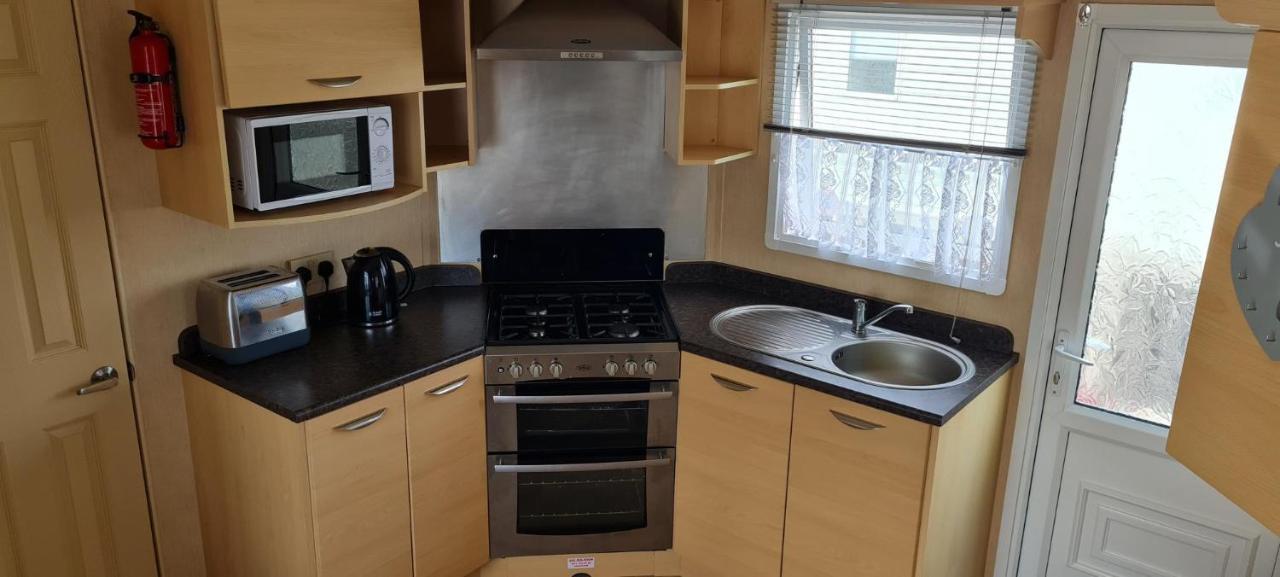 ホテル Lovely Caravan With Decking At Coral Beach Park In Lincolnshire Ref 77001C インゴールドメルズ エクステリア 写真