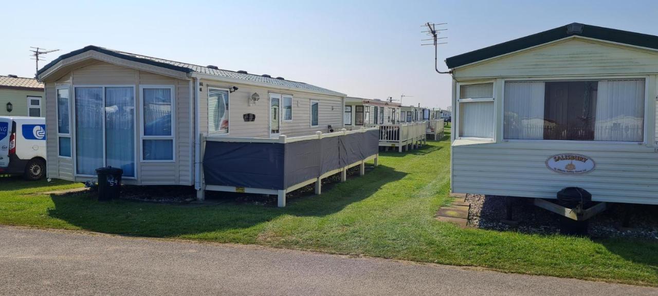 ホテル Lovely Caravan With Decking At Coral Beach Park In Lincolnshire Ref 77001C インゴールドメルズ エクステリア 写真